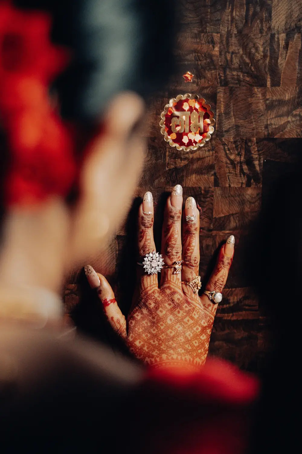 The Beauty of Floral Engagement Rings: A Combination of Roses and Diamonds