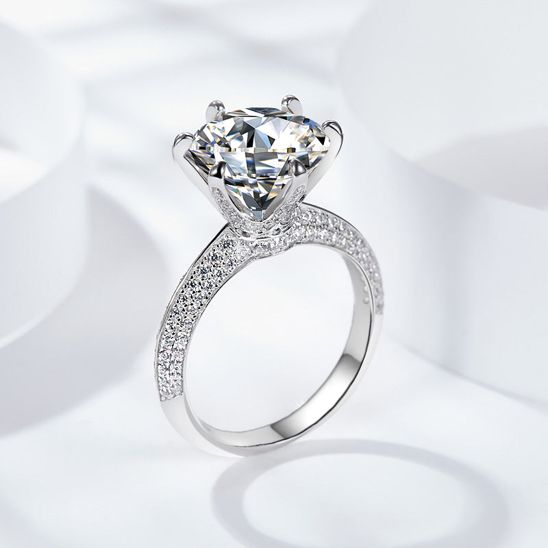 Luxe Moissanite Diamond Engagement Ring