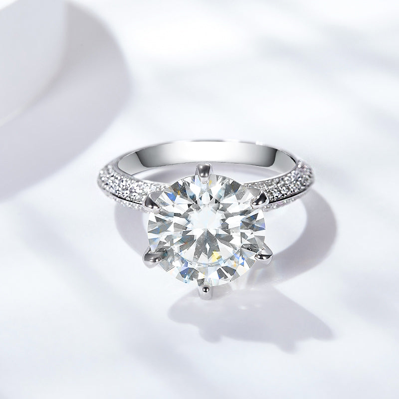 Luxe Moissanite Diamond Engagement Ring