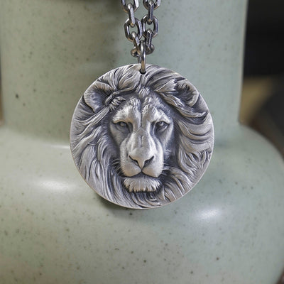 Vintage Stereoscopic Lion Pendants Necklace