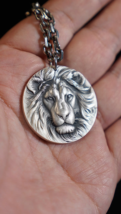 Vintage Stereoscopic Lion Pendants Necklace