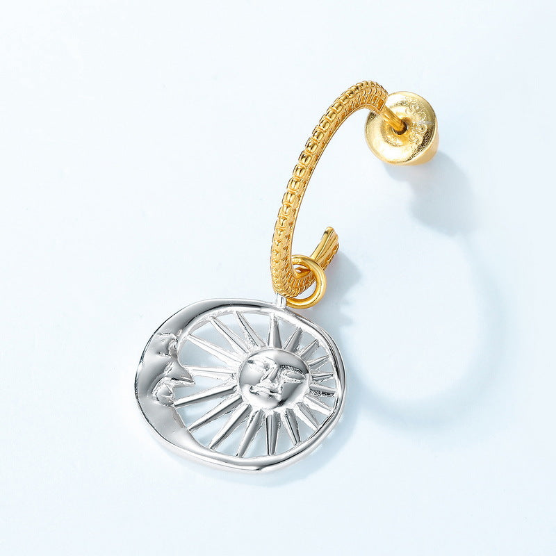 Add a Touch of Glamour to Your Outfit with a Sun-themed Necklace GLAMOUR CHICCASTLE